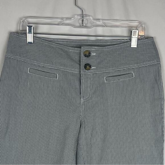 Madison Gray White Striped Nautical Coastal Bermuda Shorts NWOT Size 6 - Picture 2 of 10